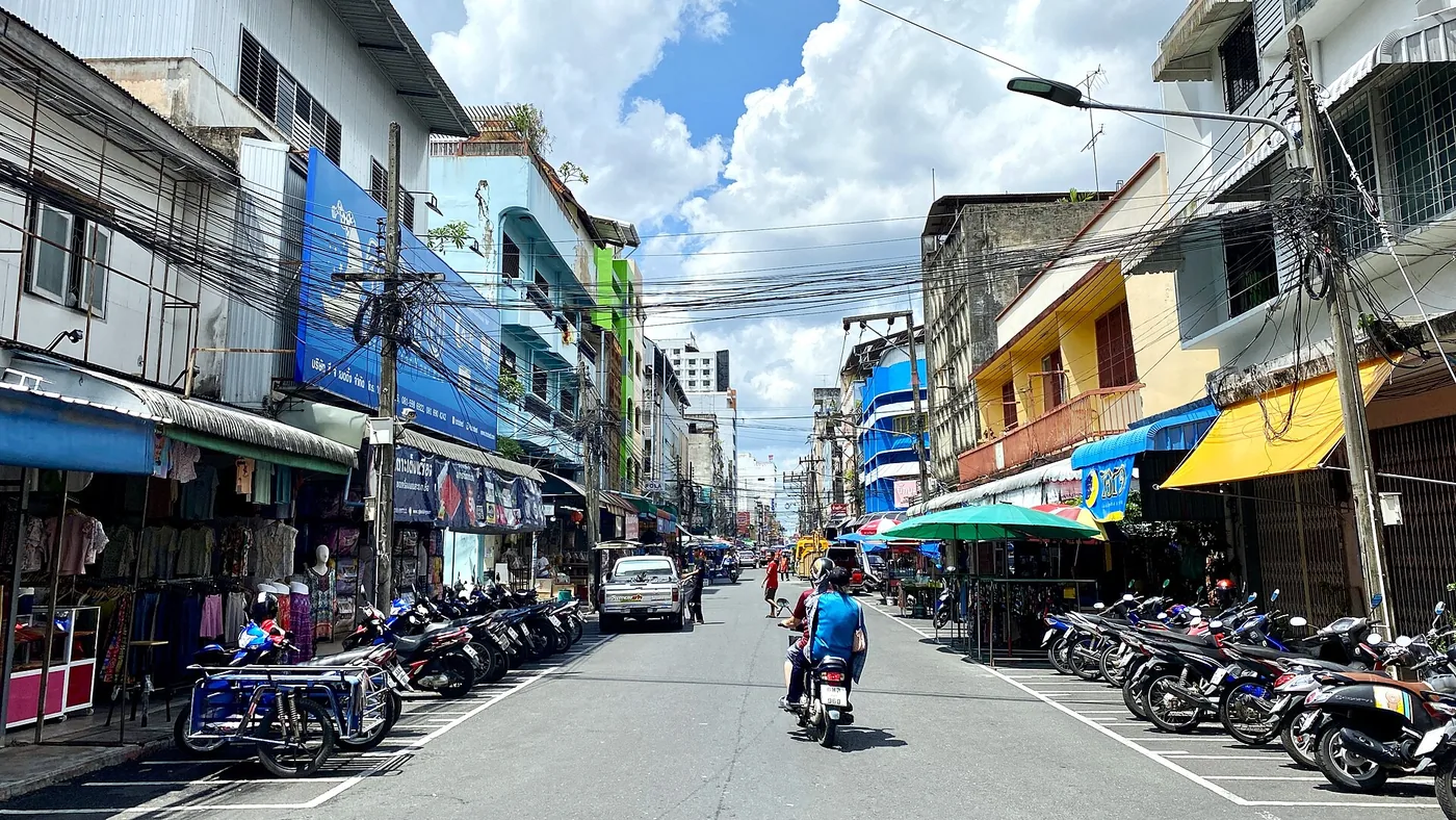 Jalan Niphat Uthit, tengah bandar Hatyai.